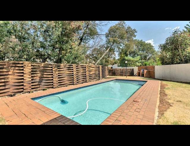 3 BEDROOM TOWNHOUSE FOR SALE IN OAKDENE